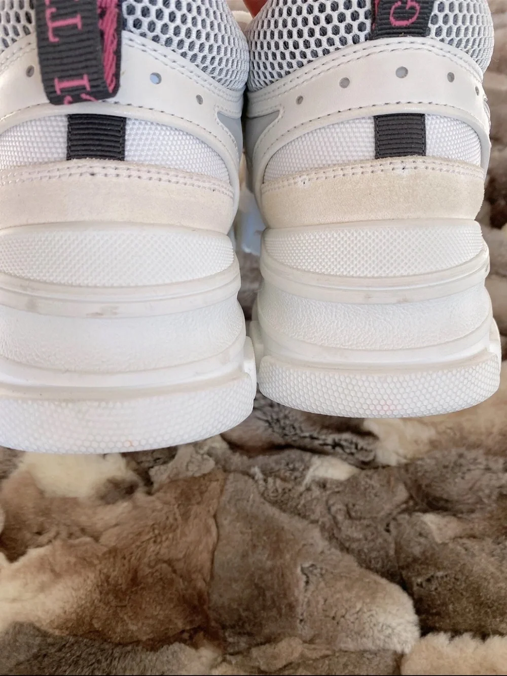 Gucci men's white Logo lace-up sneakers  size 10